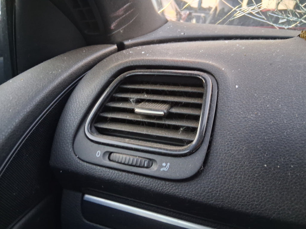 2014 VW VOLKSWAGEN SCIROCCO MK3 NSF PASSENGER SIDE FRONT LEFT AIR VENT