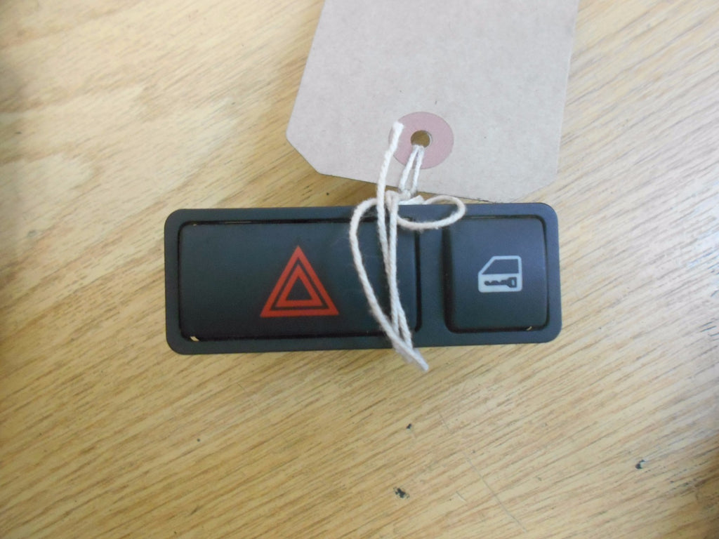 BMW Z4 E85 2004 HAZARD DOOR LOCK SWITCH UNIT 8368920