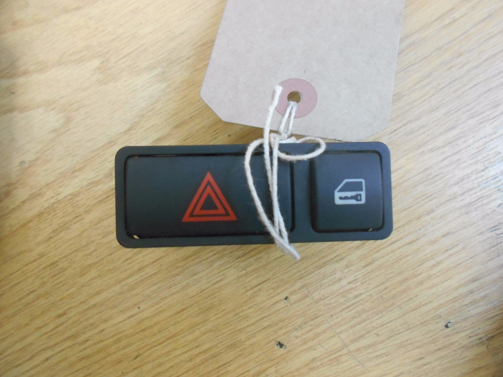 BMW Z4 E85 2004 HAZARD DOOR LOCK SWITCH UNIT 8368920