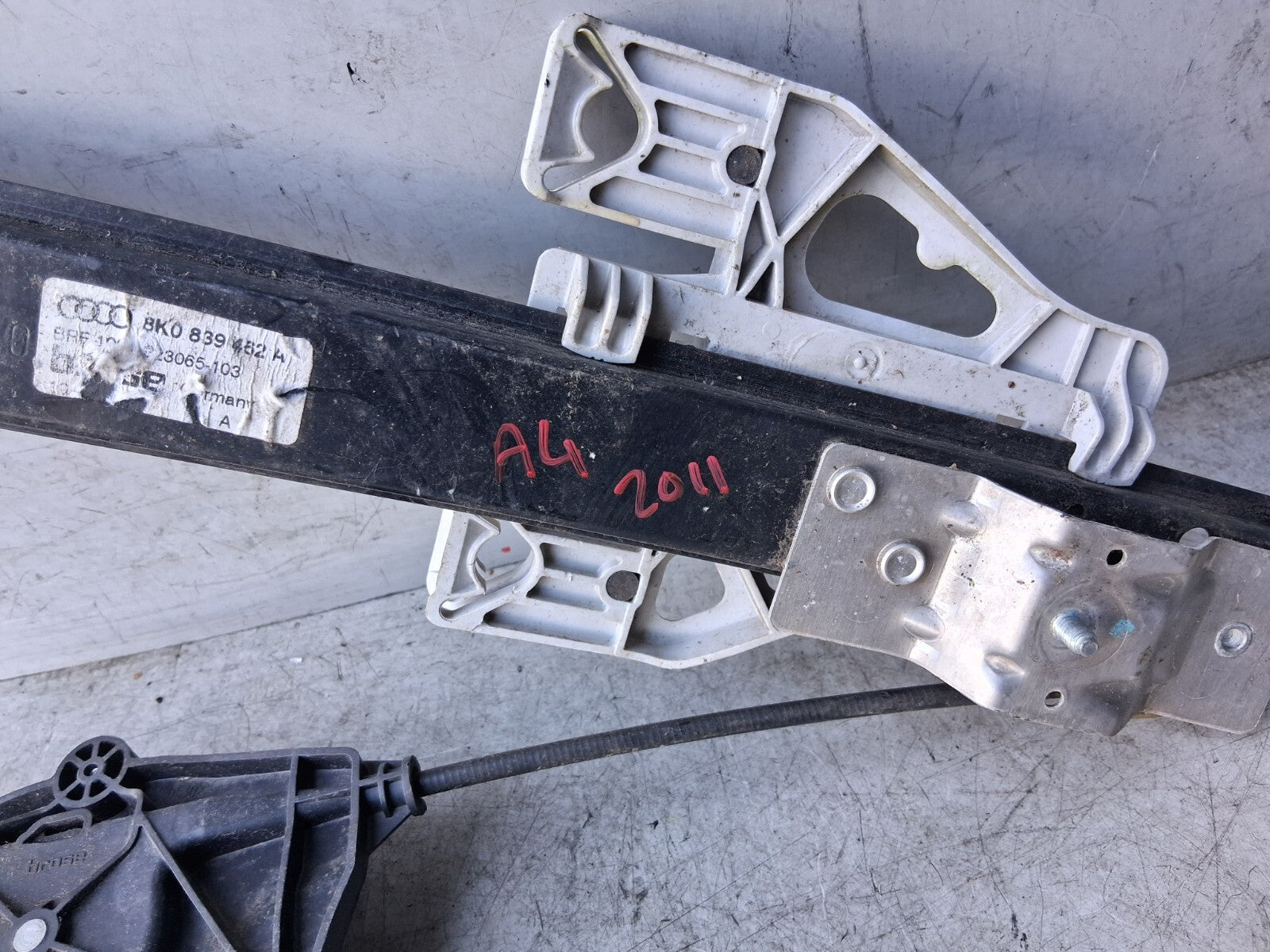 2011 AUDI A4 OSR DRIVER SIDE REAR RIGHT WINDOW MOTOR & REGULATOR 839462A