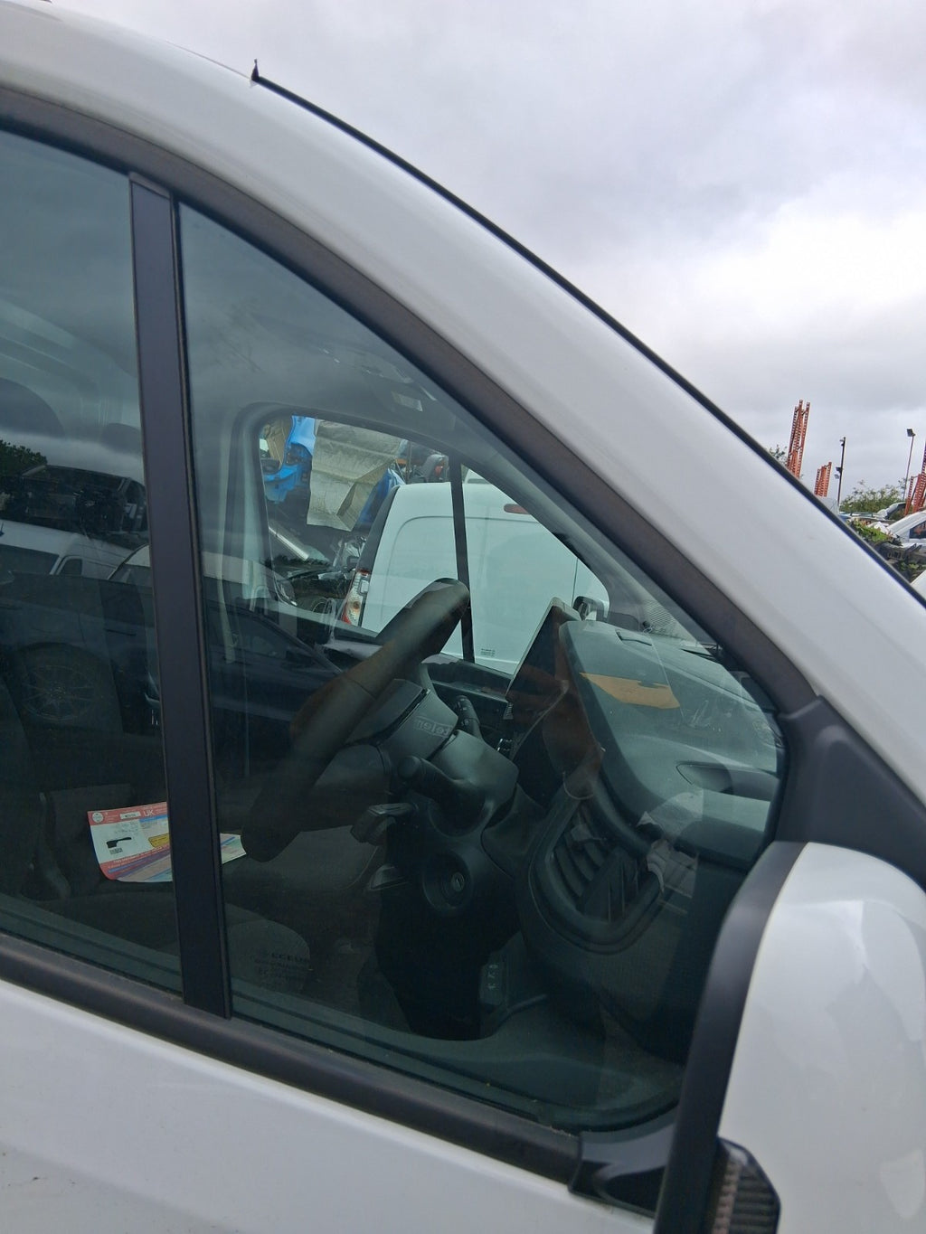 2024 RENAULT TRAFIC X82 MK3 OS DRIVER SIDE FRONT QUARTER WINDOW GLASS