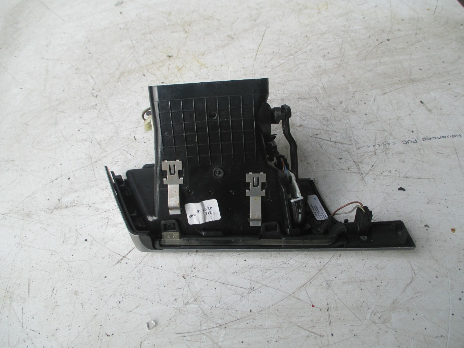 MERCEDES E CLASS W212 2010 OS DRIVER SIDE FRONT AIR VENT A2128300254