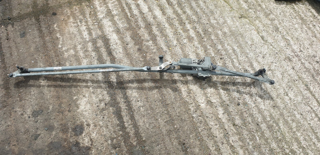 PEUGEOT 308 2010 FRONT WINDSCREEN WIPER MOTOR AND LINKAGE 0390241869 9684806680