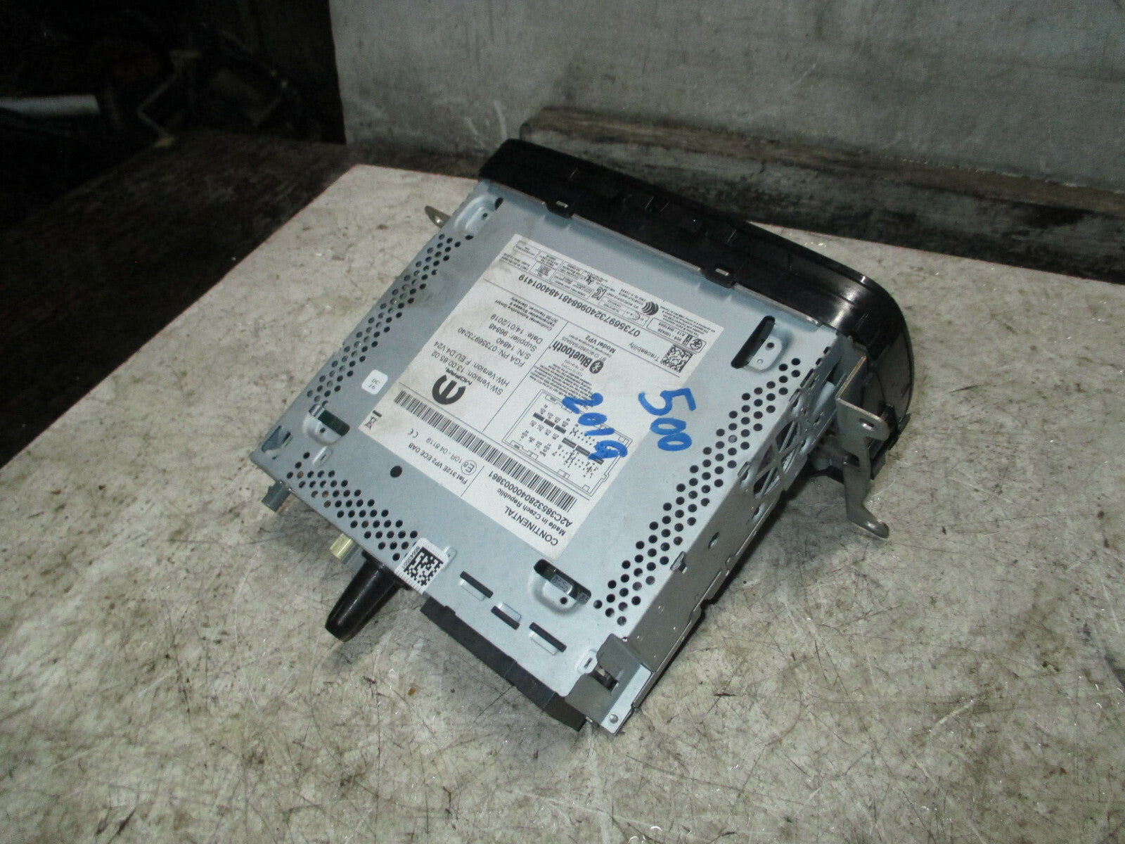 FIAT 500 2019 RADIO STEREO CD PLAYER HEAD UNIT 07356973240