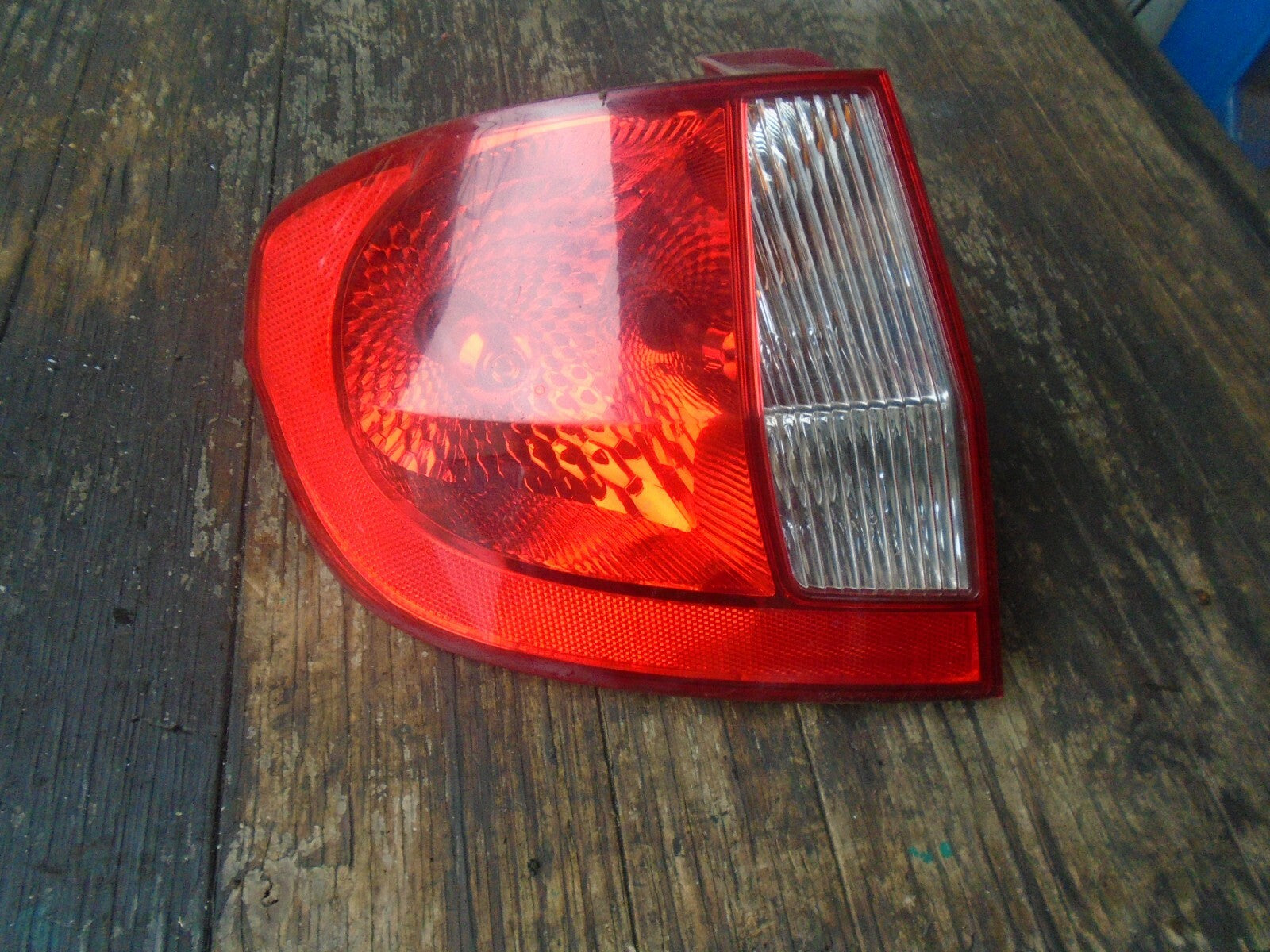 HONDA GETZ NSR REAR PASSENGER TAIL LIGHT 924011CXX