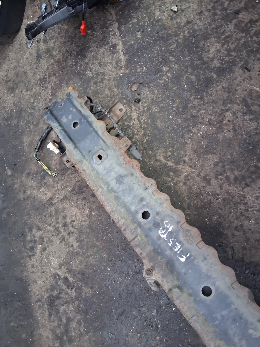 2010 FORD FIESTA MK7 FRONT BUMPER REINFORCEMENT CRASH BAR