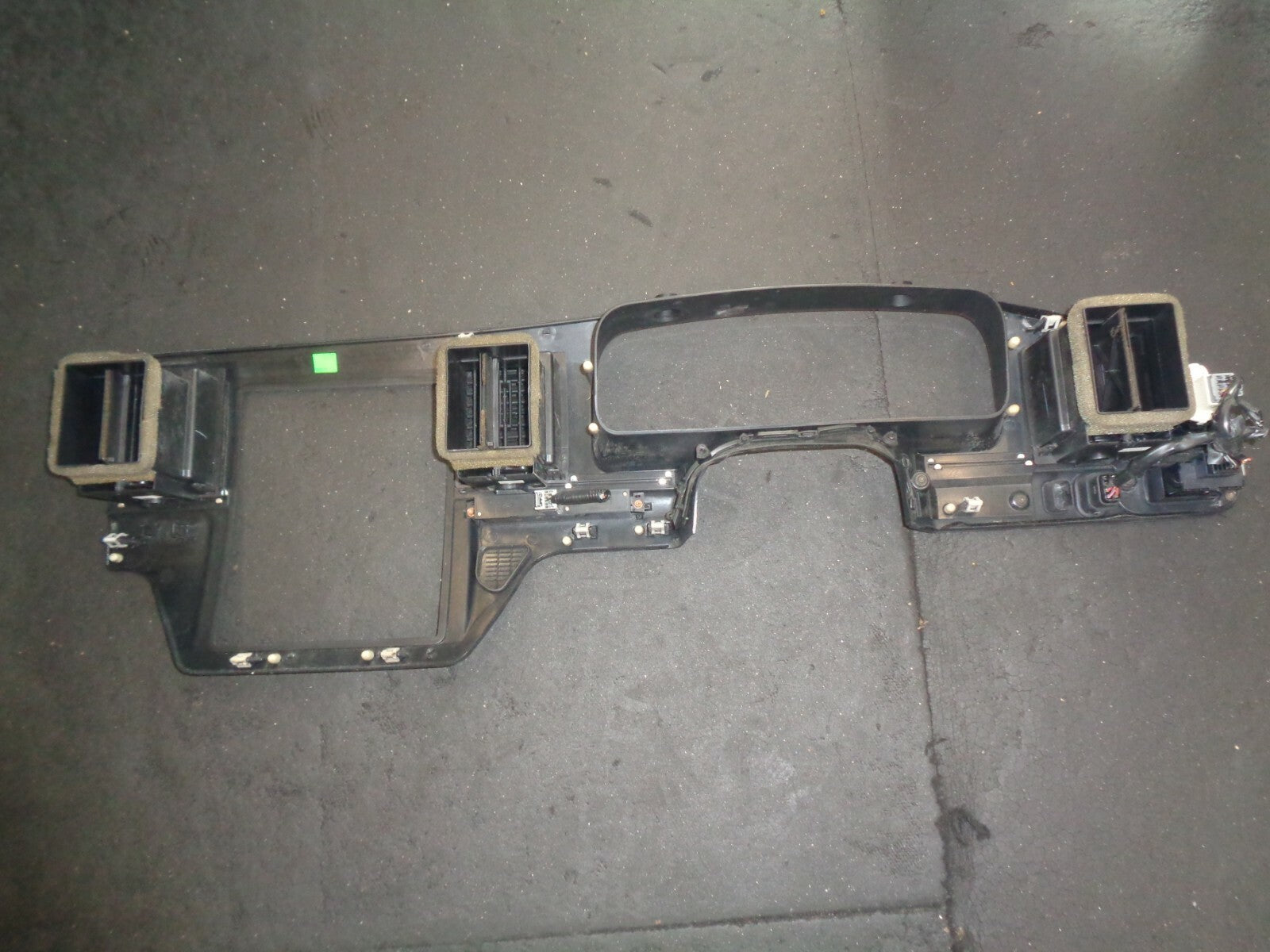 LINCOLN TOWN CAR LIMOUSINE FRONT DASH TRIM PANEL  6W1351011D70