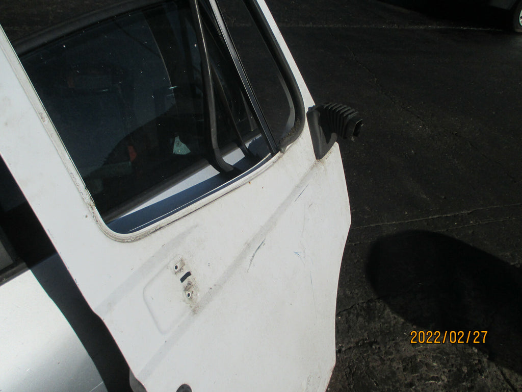 LDV CONVOY 400 VAN 2000 OSF DRIVER SIDE FRONT BARE DOOR WHITE