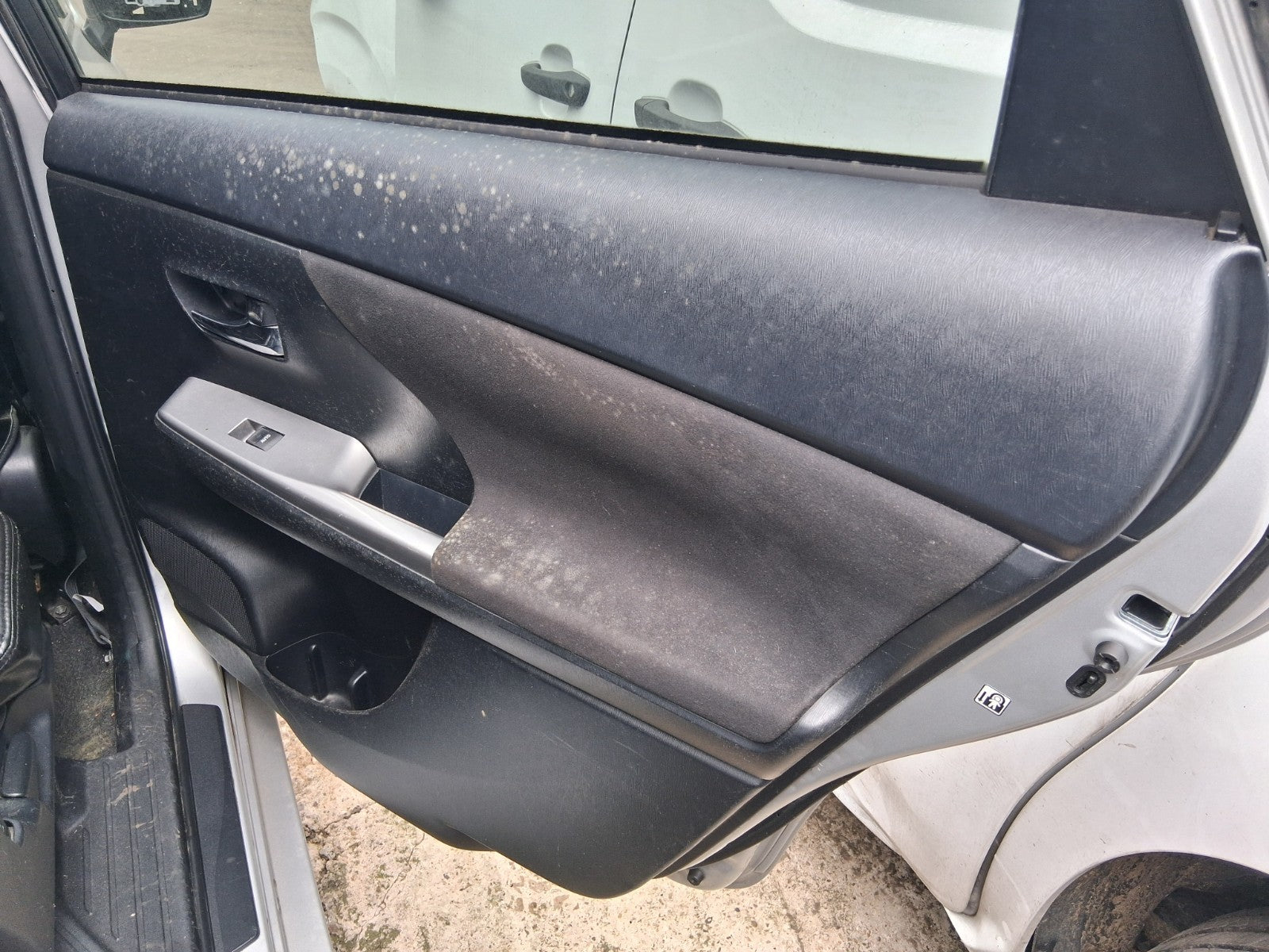 2018 TOYOTA PRIUS V PLUS XW40 OSR DRIVER SIDE REAR RIGHT DOOR CARD PANEL