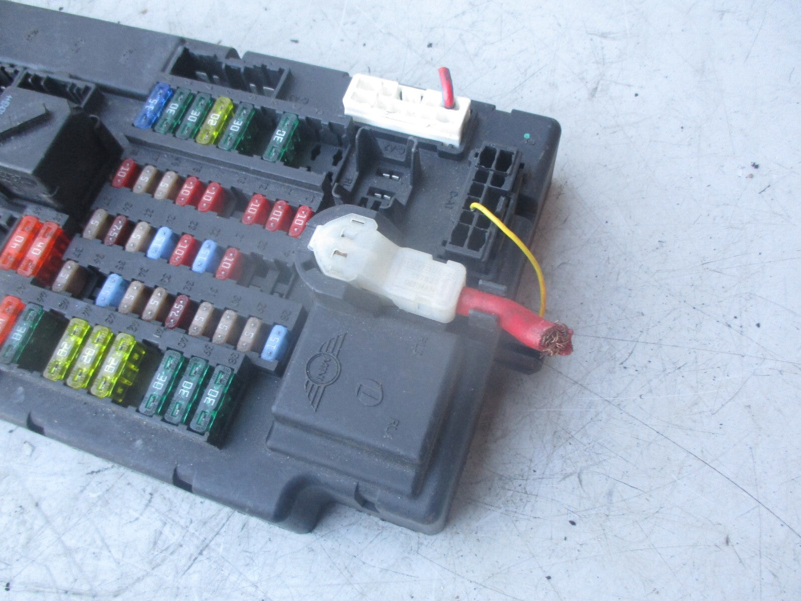 BMW MINI ONE FUSE BOX CONTROL MODULE 3453737-01