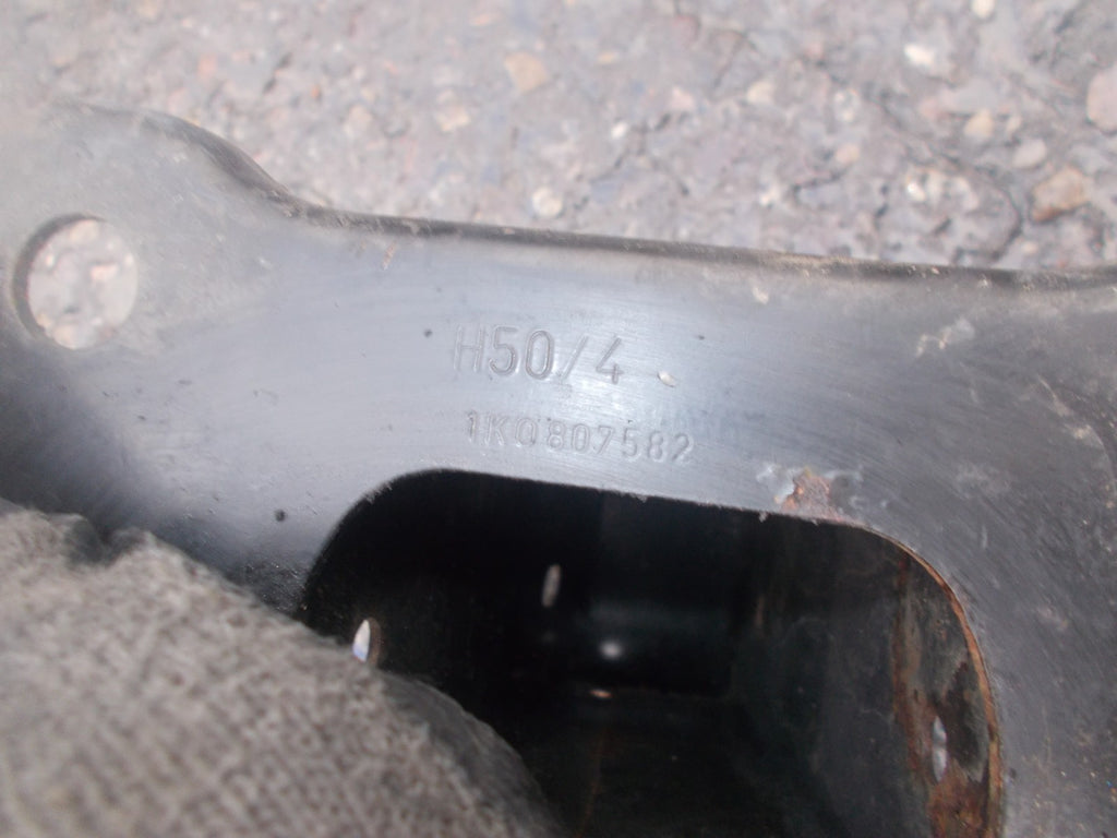 VW VOLKSWAGEN GOLF MK5 FRONT BUMPER REINFORCEMENT SUPPORT BAR 1K0807582