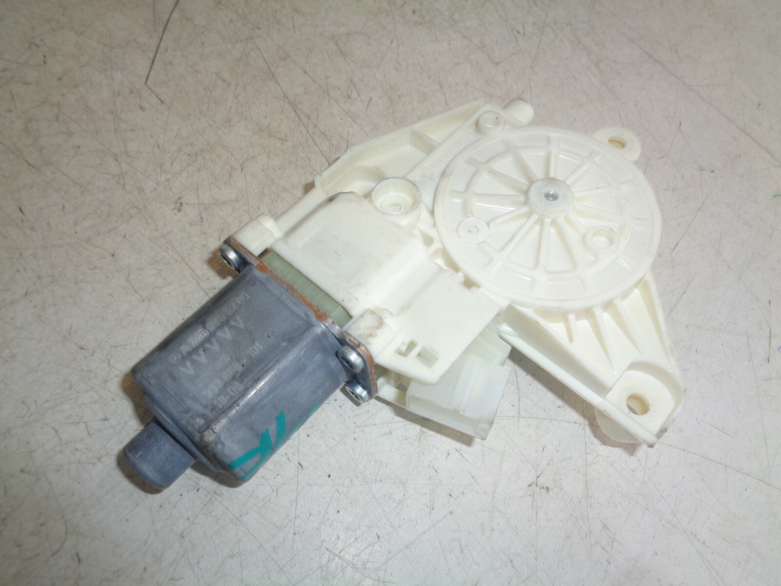 MERCEDES GLA MK1 X156 2019 OSF DRIVER SIDE FRONT ELECTRIC WINDOW MOTOR ONLY
