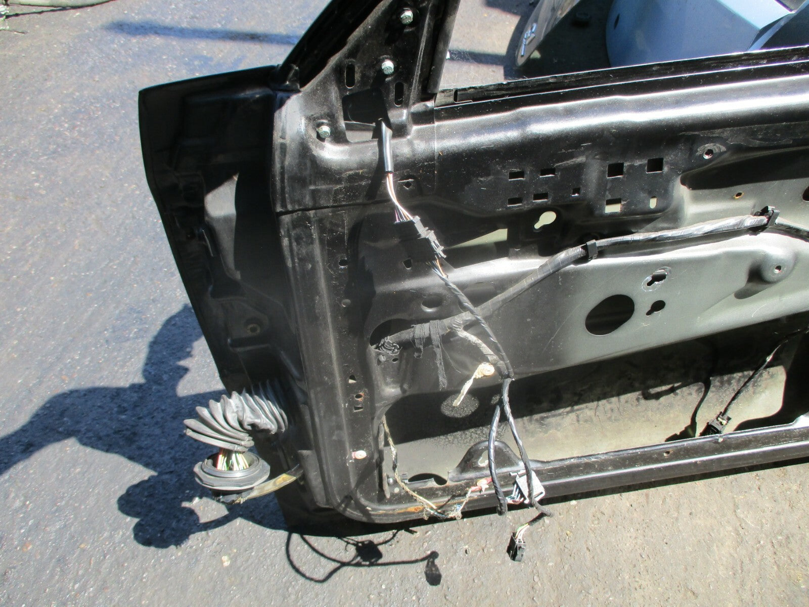 VW VOLKSWAGEN GOLF CABRIO 1998 BARE OS DRIVER SIDE DOOR SHELL FRAME BLACK