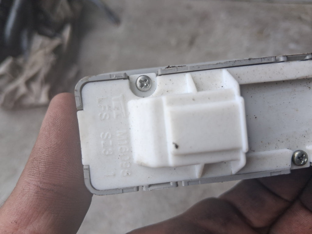 2007 HONDA JAZZ MK2 SUNROOF ADJUSTMENT ELECTRIC CONTROL BUTTON SWITCH