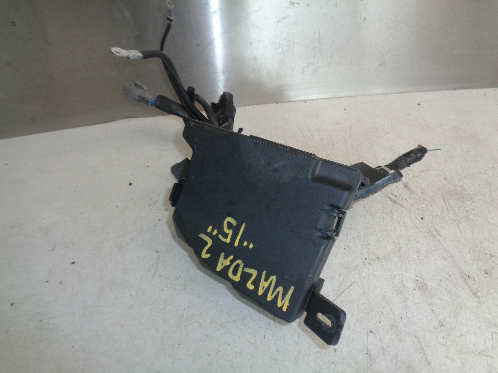 MAZDA 2 MK2 2008-2013 FRONT UNDER BONNET FUSE BOX RELAY BLACK