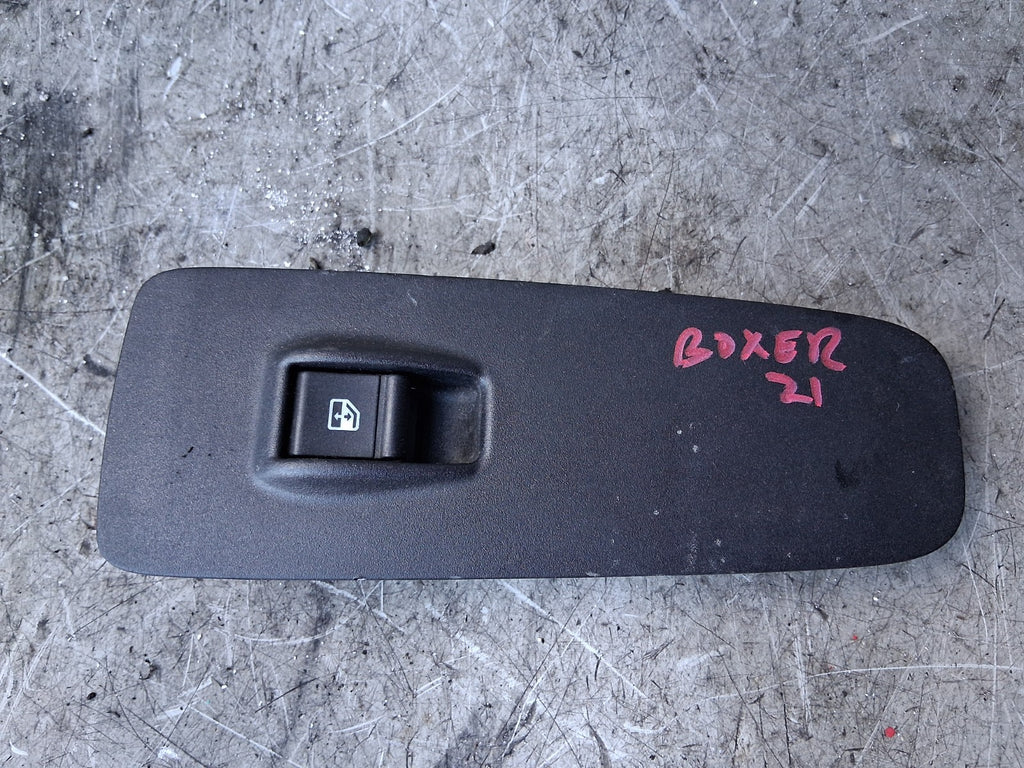 2021 PEUGEOT BOXER MK3 NSF PASSENGER SIDE FRONT WINDOW CONTROL SWITCH 0735676519