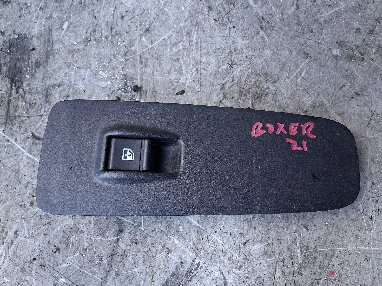 2021 PEUGEOT BOXER MK3 NSF PASSENGER SIDE FRONT WINDOW CONTROL SWITCH 0735676519