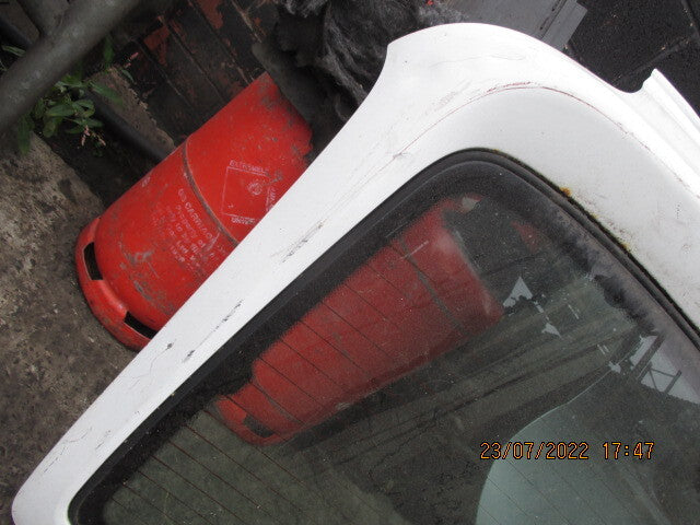 RENAULT MEGANE MK1 HATCHBACK 1996 REAR BOOT LID TAILGATE HATCH GLASS WIPER WHITE
