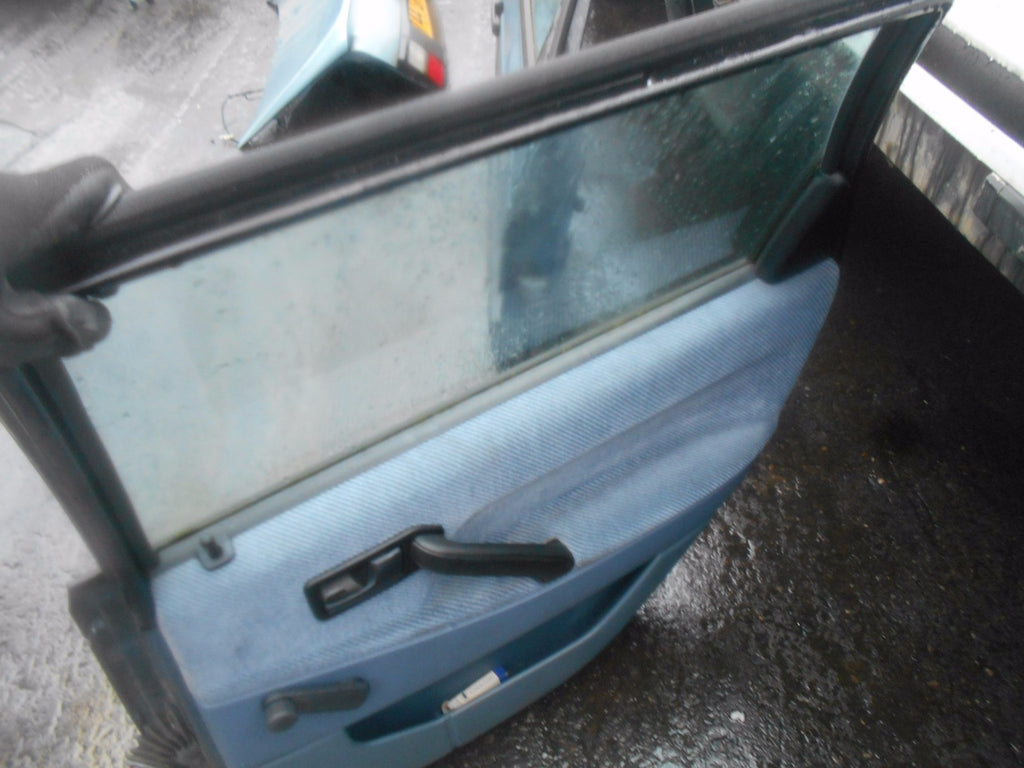 VOLKSWAGEN VW PASSAT B3 (MK3) 1990 OSR DRIVER SIDE REAR COMPLETE DOOR BLUE