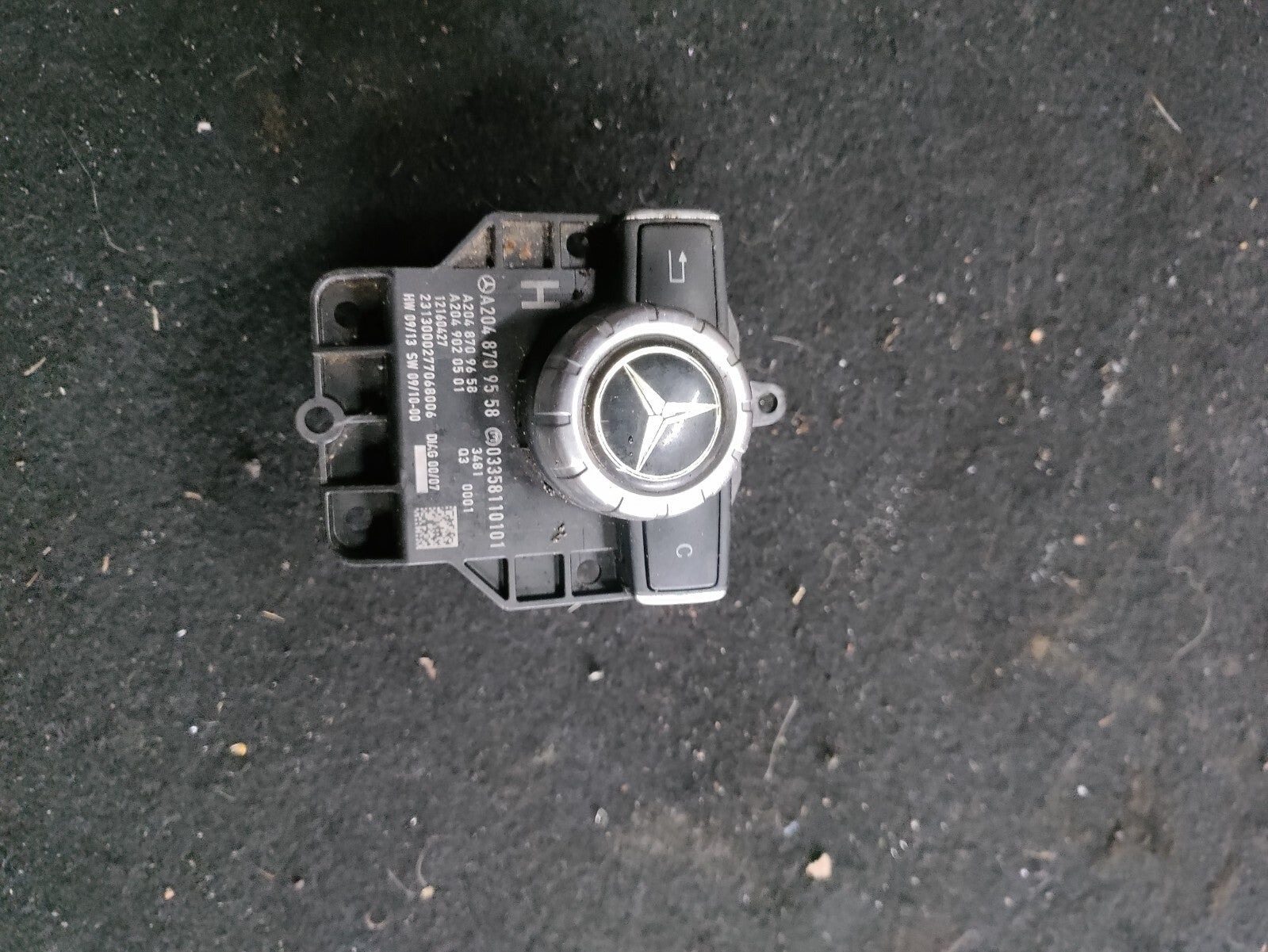 2014 MERCEDES C CLASS W204 MULTIMEDIA SAT NAV CONTROL SWITCH A2048709558