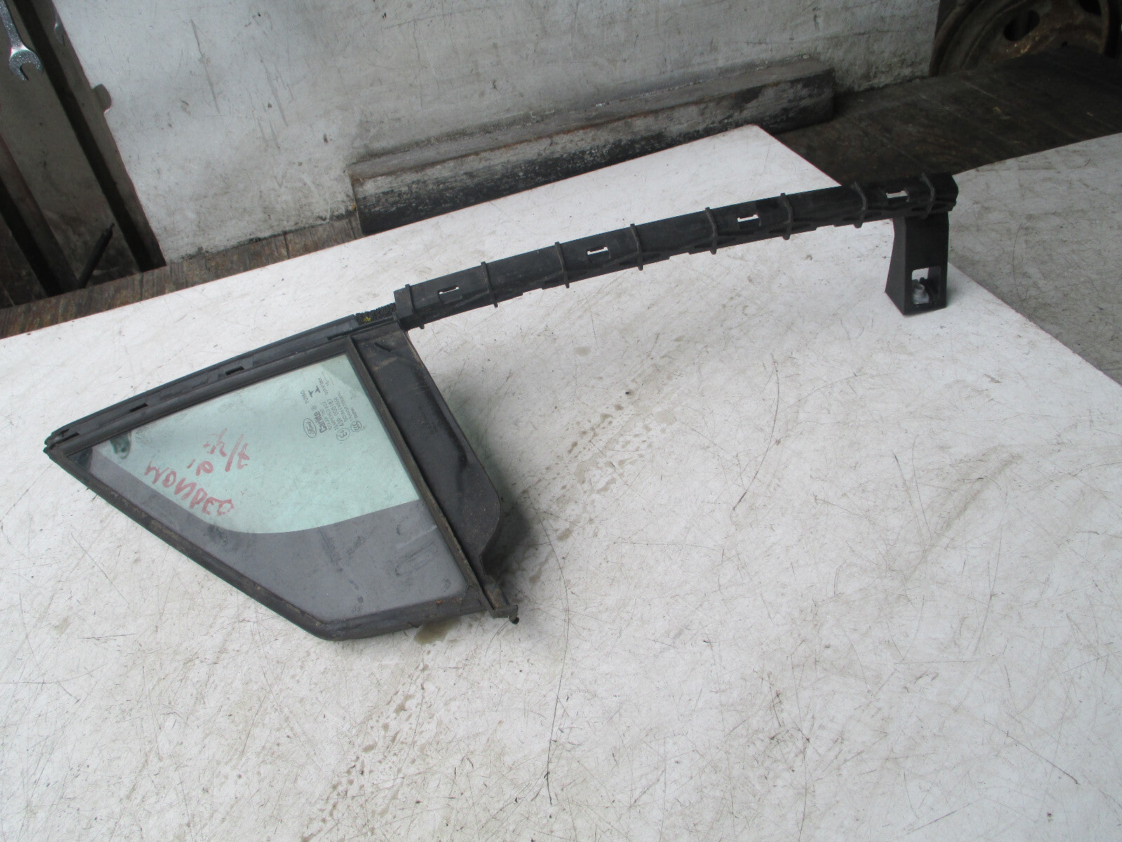 FORD MONDEO MK5 2016 NSF PASSENGER SIDE FRONT DOOR QUARTER WINDOW GLASS