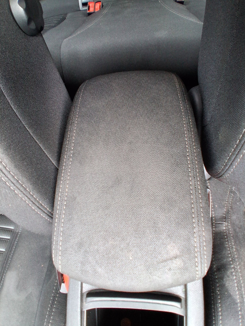 2014 PEUGEOT 308 MK2 CENTRE CONSOLE MIDDLE ARMREST FABRIC