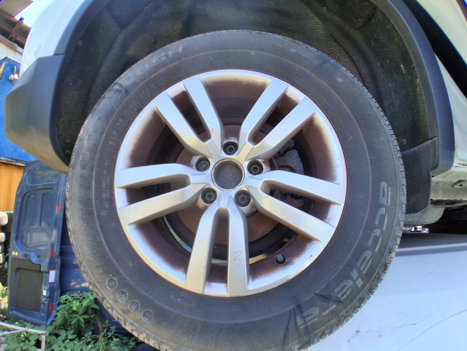 2013 VW VOLKSWAGEN TIGUAN MK1 16 INCH ALLOY WHEEL WITH TYRE 215/65R16 REF 3