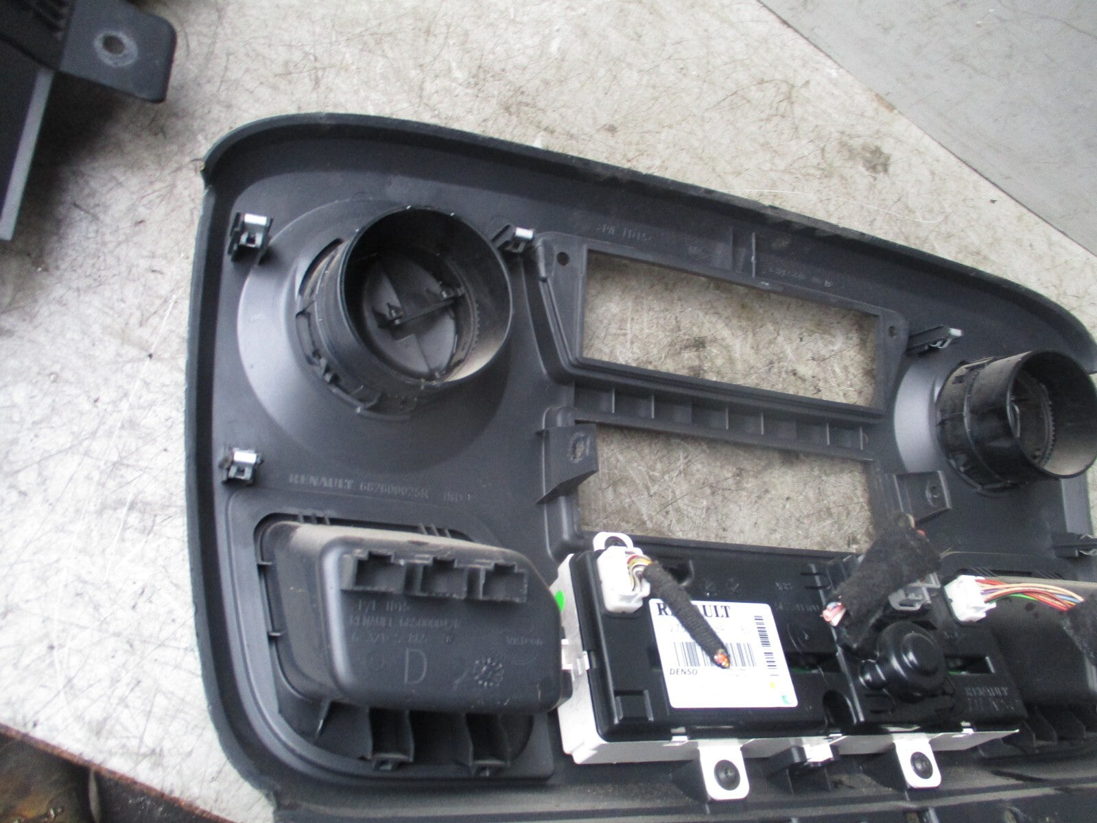 2013 RENAULT MASTER MK3 AC HEATER CONTROL WITH TRIM 275100013R