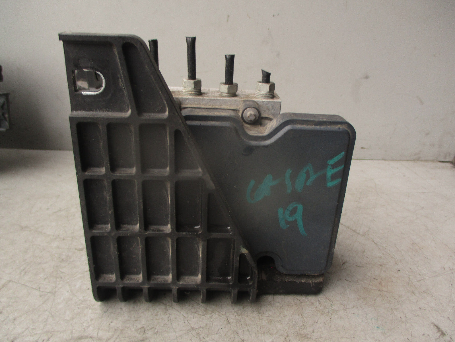 2019 VAUXHALL CORSA E 1.2 PETROL ABS PUMP CONTROL MODULE UNIT 39084530