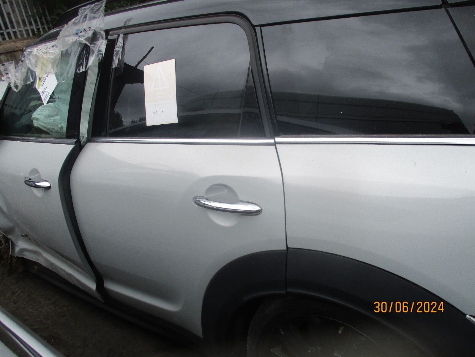 BMW MINI COUNTRYMAN F60 2021 NSR PASSENGER SIDE REAR BARE DOOR WHITE SILVER A62