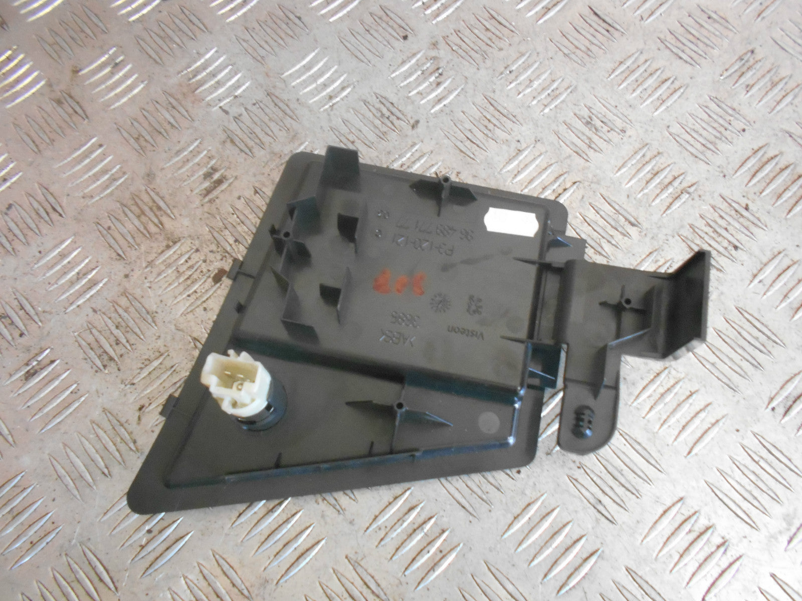 PEUGEOT 307 CC 307CC 2006 CENTRE CONSOLE COIN HOLDER 12V SOCKET 9648977177