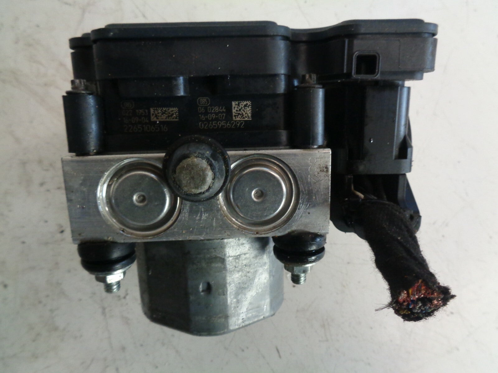 VAUXHALL CORSA E MK4 2014-2018 ABS PUMP & CONTROL MODULE 39049600
