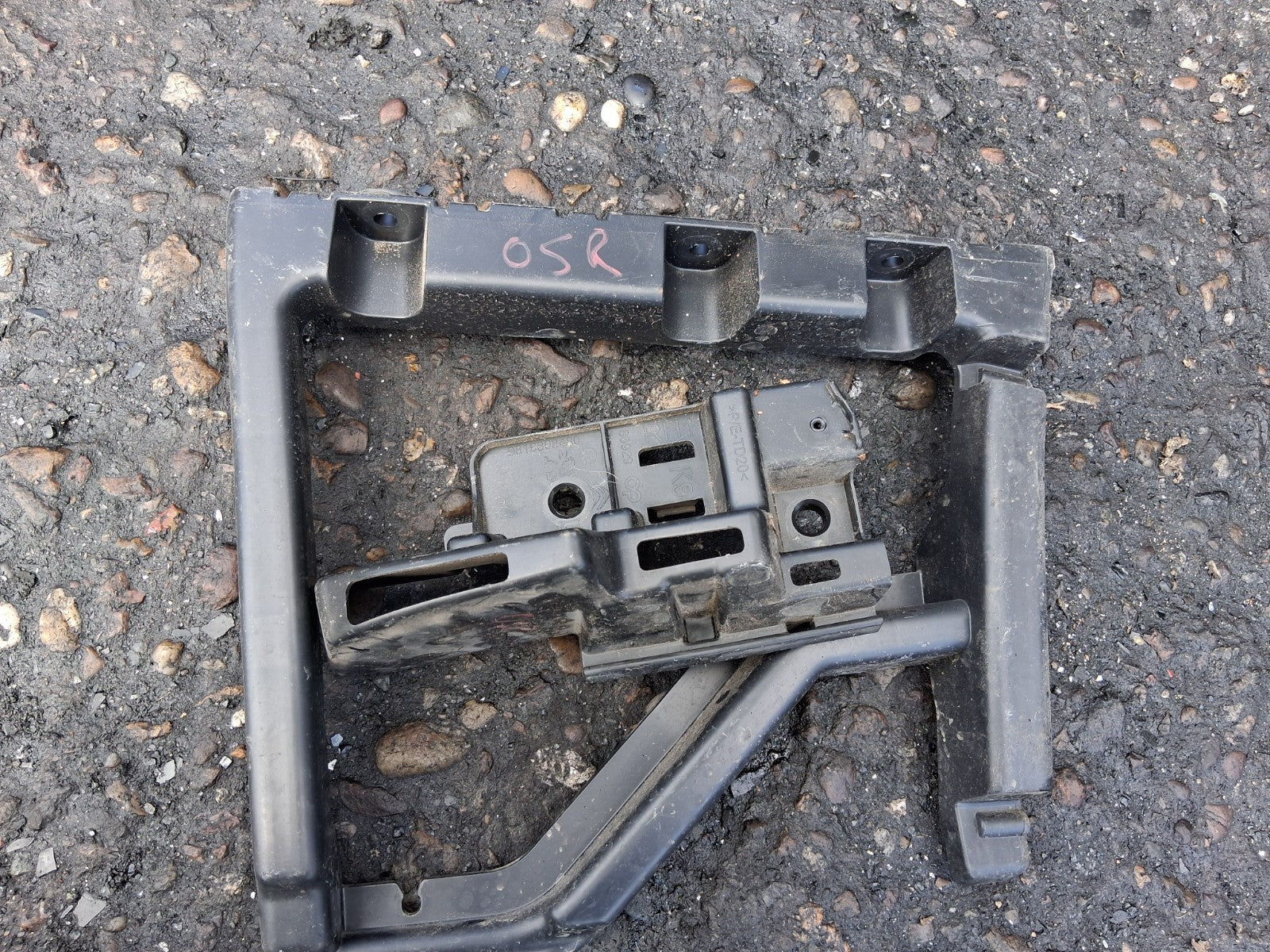 2023 CITROEN BERLINGO MK3 OSR DRIVER SIDE REAR BUMPER BRACKET 9816808880