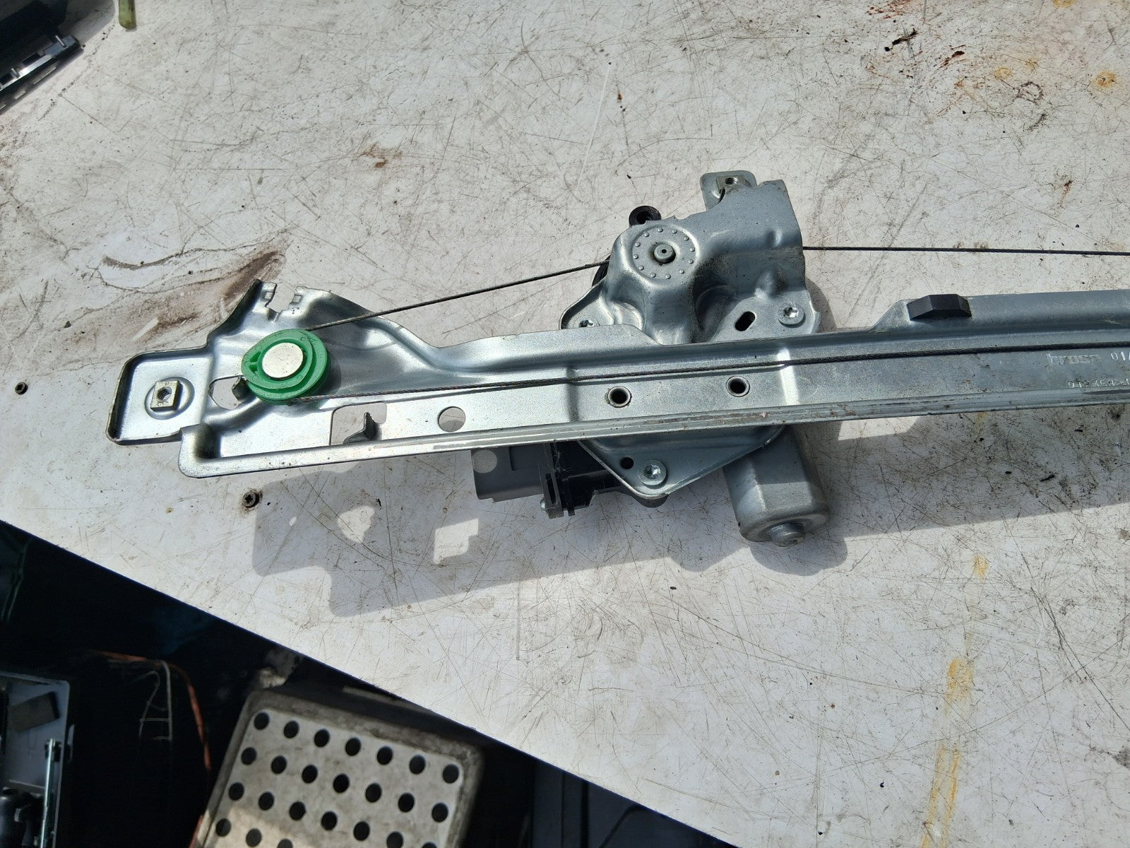 2012 PEUGEOT 3008 MK1 NSF PASSENGER FRONT LEFT WINDOW MOTOR REGULATOR 9682808780
