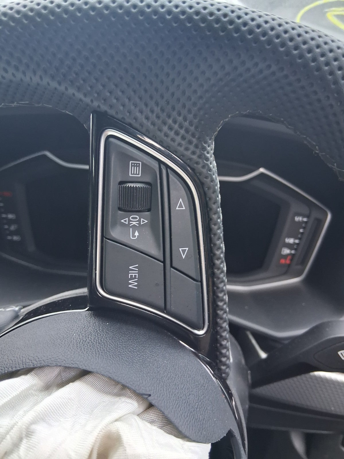 2024 AUDI A1 S LINE MK2 GB MULTIFUNCTIONAL STEERING WHEEL