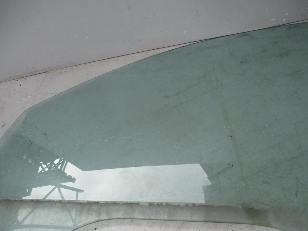 FORD FIESTA 2004 3 DOOR OSF DRIVER SIDE FRONT WINDOW GLASS