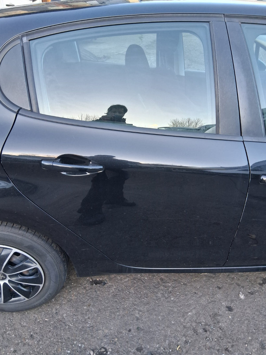 2014 PEUGEOT 208 OSR DRIVER SIDE REAR RIGHT COMPLETE DOOR PEARL BLACK KTV