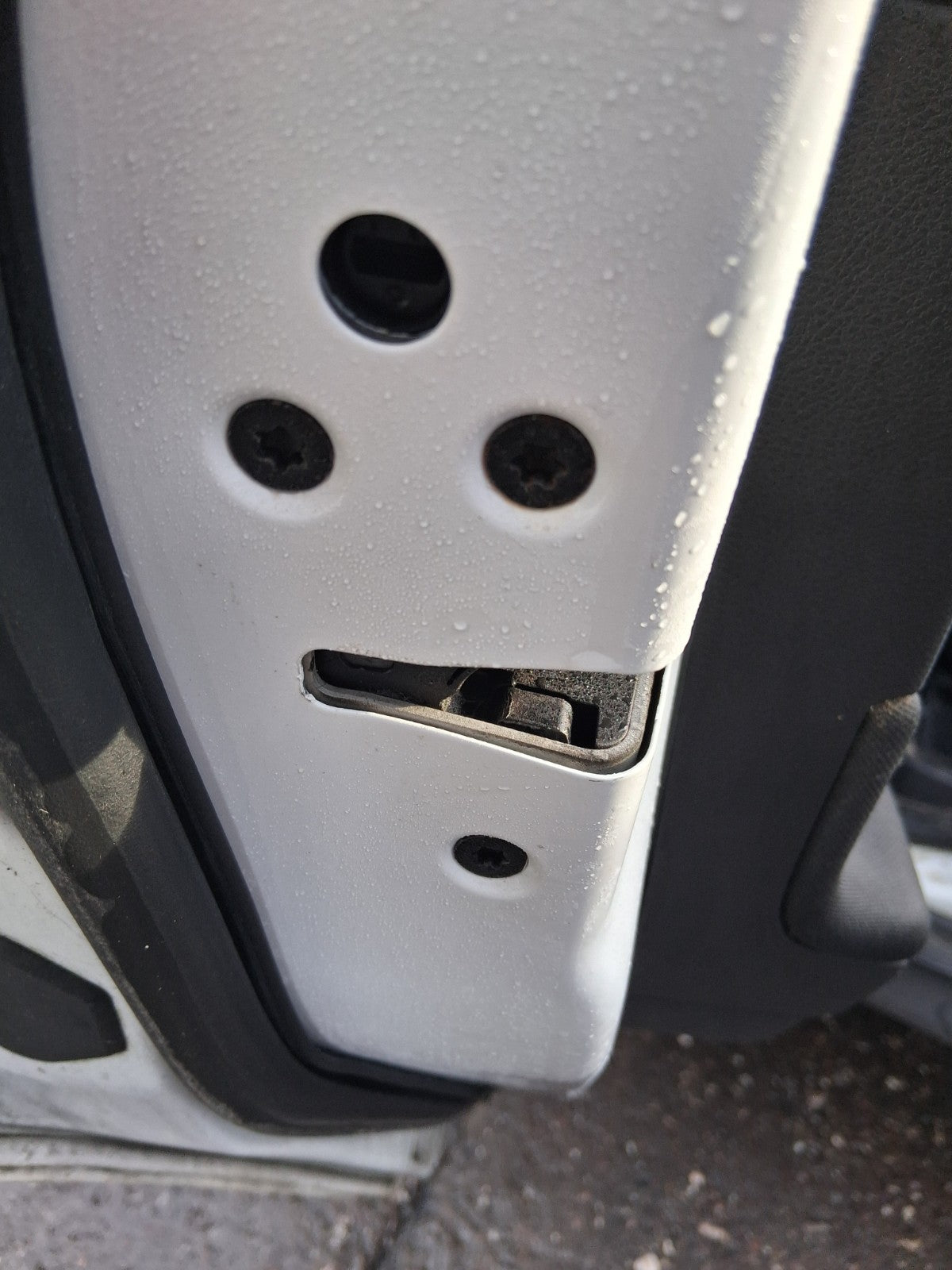 2013 FORD FOCUS MK3 HATCHBACK NSR PASSENGER SIDE REAR COMPLETE DOOR WHITE Z2