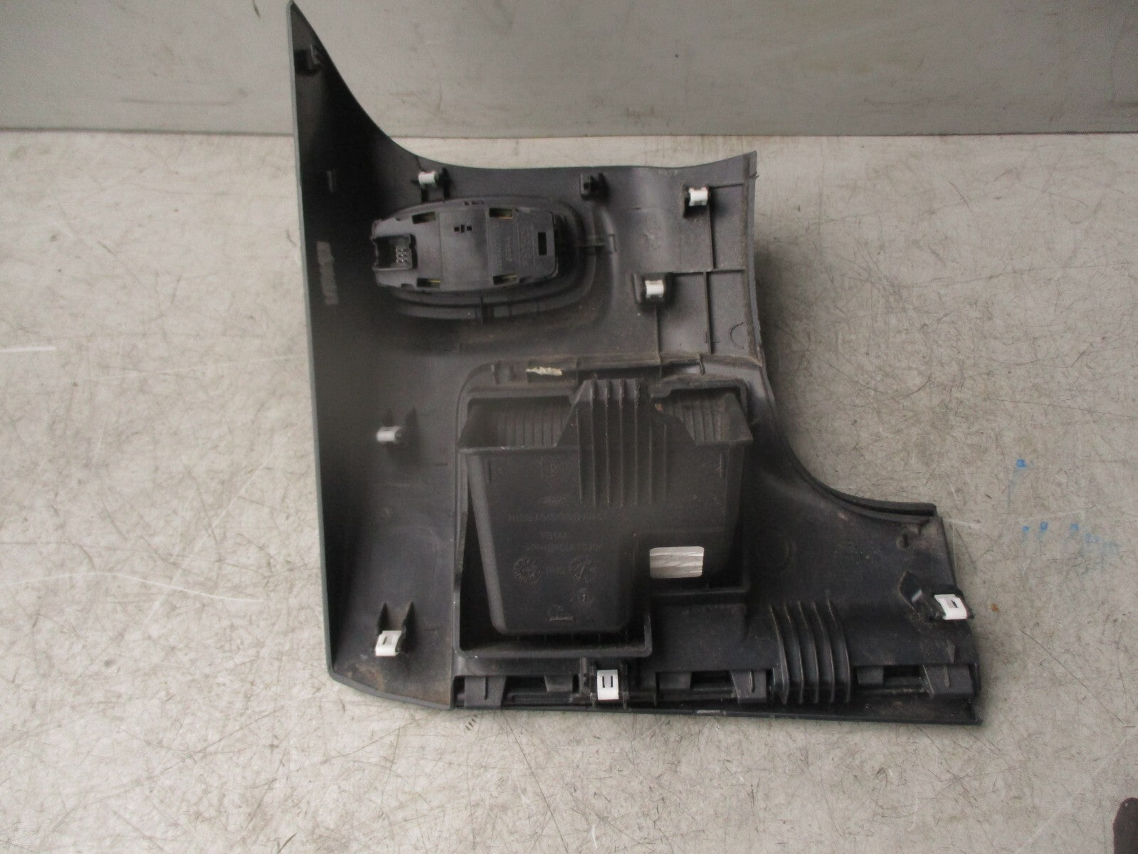 2021 FORD FIESTA MK8 LOWER DRIVER SIDE DASHBOARD GLOVEBOX TRIM PANEL H1BBA043K93