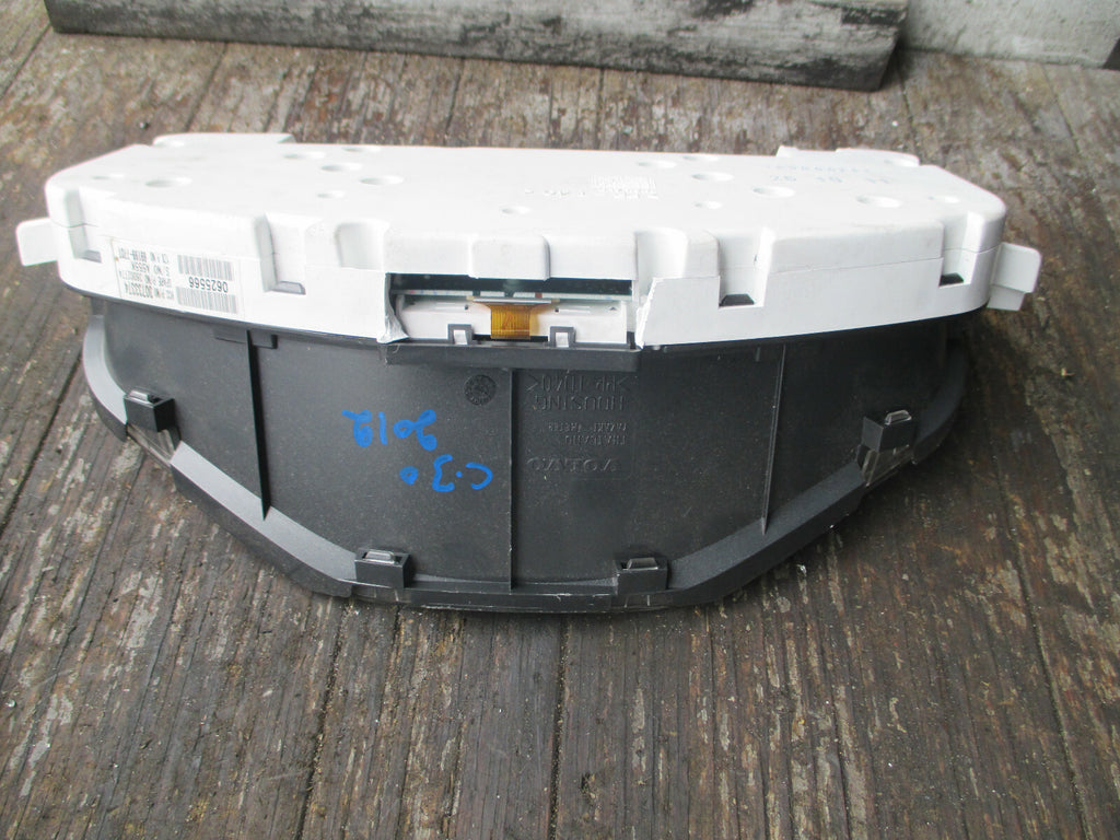 VOLVO C30 2012 2.0 DIESEL SPEEDOMETER INSTRUMENT CLUSTER 30733374