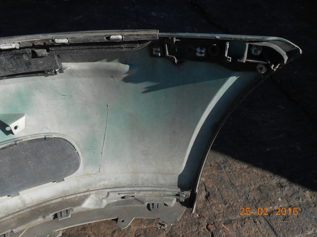 VAUXHALL VECTRA B 2001 FRONT BUMPER WITH GRILL GRILLES IN GREEN