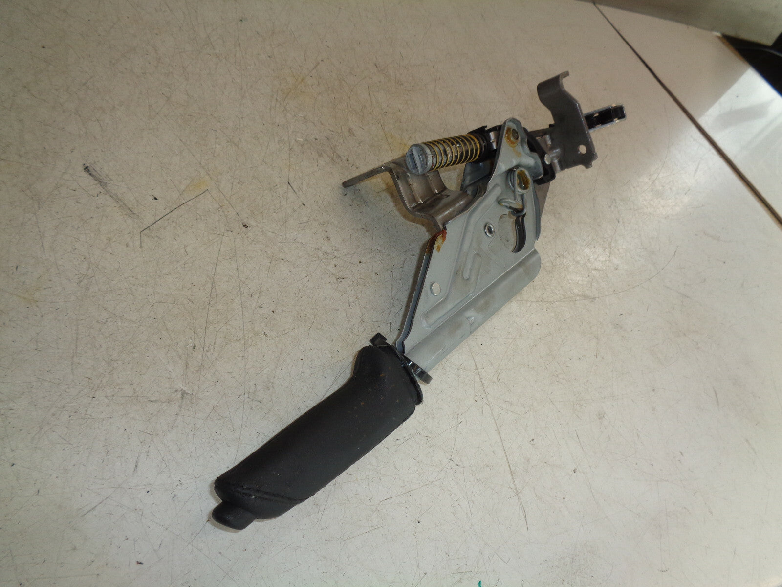 BMW 1 SERIES F20 2019 LCI 2.0 PETROL HANDBRAKE LEVER HANDLE LEATHER 6876775