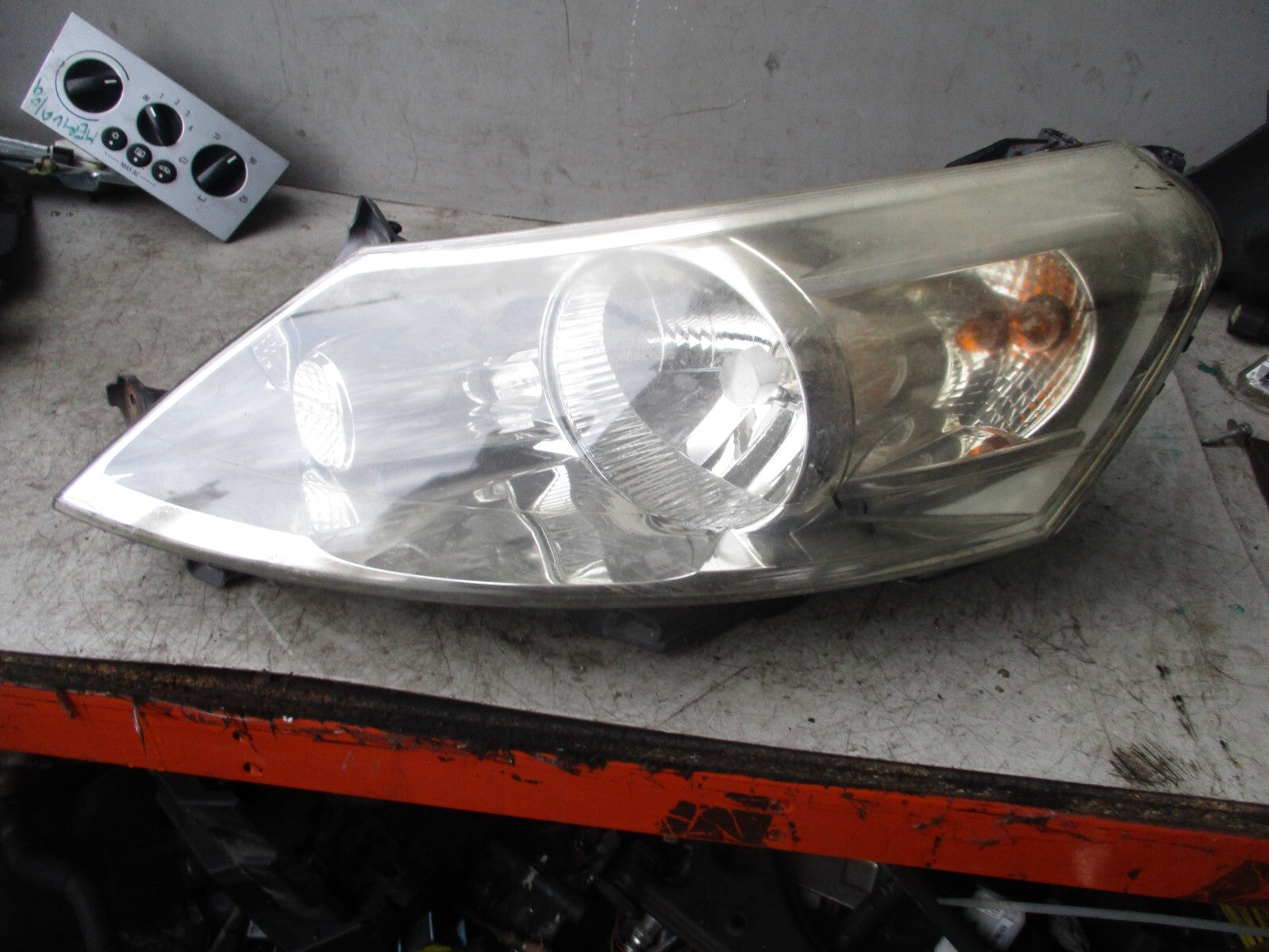 2007 PEUGEOT EXPERT MK2 NSF PASSENGER SIDE FRONT HEADLIGHT HEADLAMP 89901163