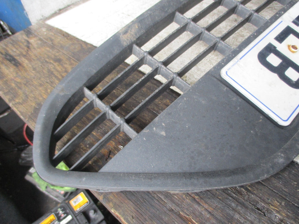 FORD FOCUS MK2 2010 FRONT BUMPER LOWER GRILL 8M5117B968