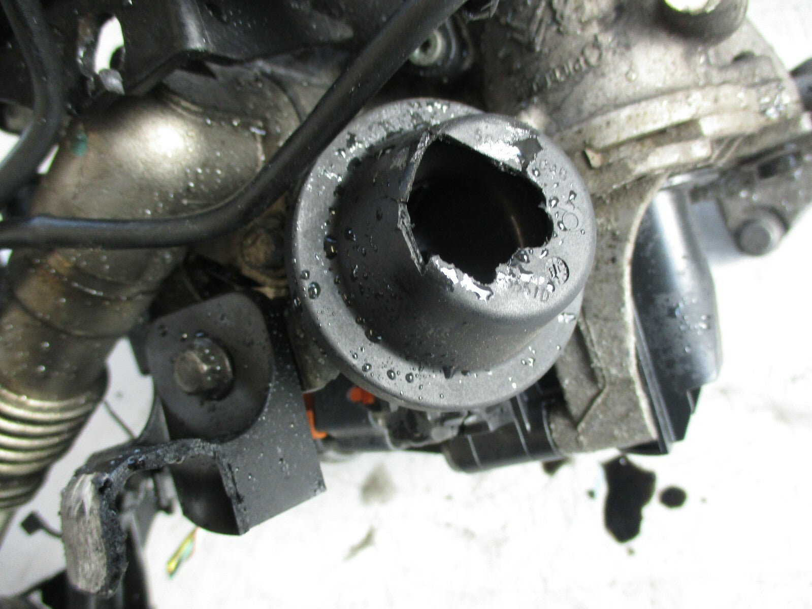 PEUGEOT EXPERT MK2 1.6 HDI DV6UC 9HM EGR VALVE 9802194080