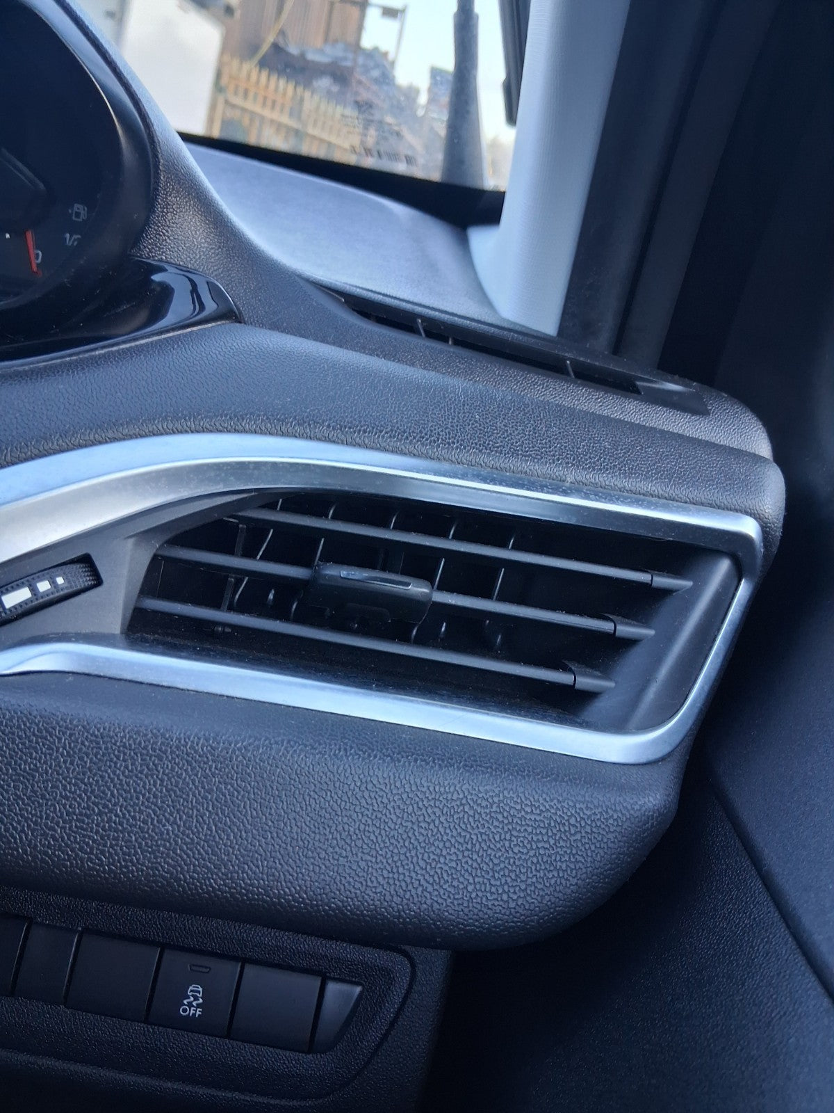 2014 PEUGEOT 208 OSF DRIVER SIDE FRONT RIGHT AIR VENT