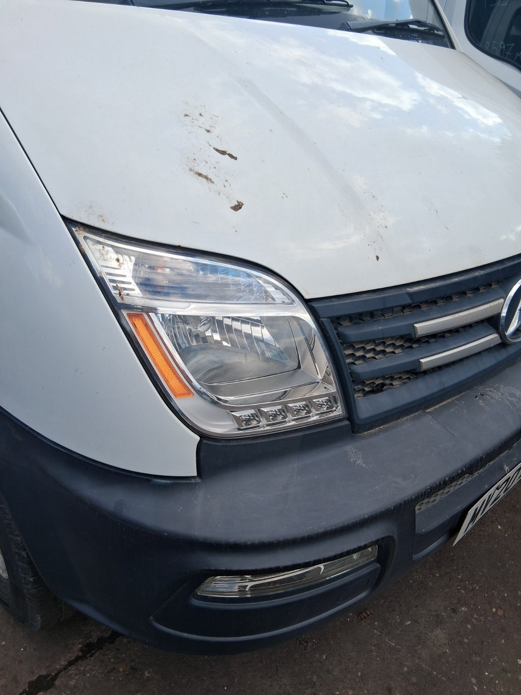 2020 SAIC LDV V80 OSF DRIVER SIDE FRONT RIGHT HEADLIGHT HEAD LAMP