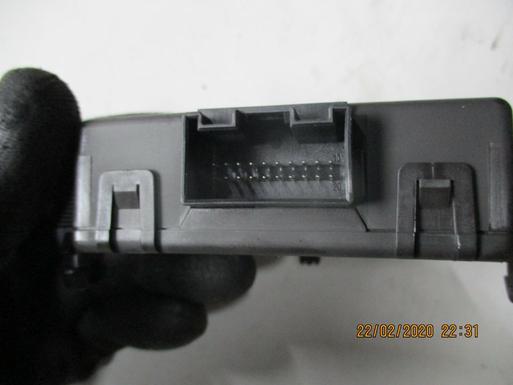 AUDI A3 8P MK2 2004 GATEWAY CONTROL MODULE UNIT 1K0907530D