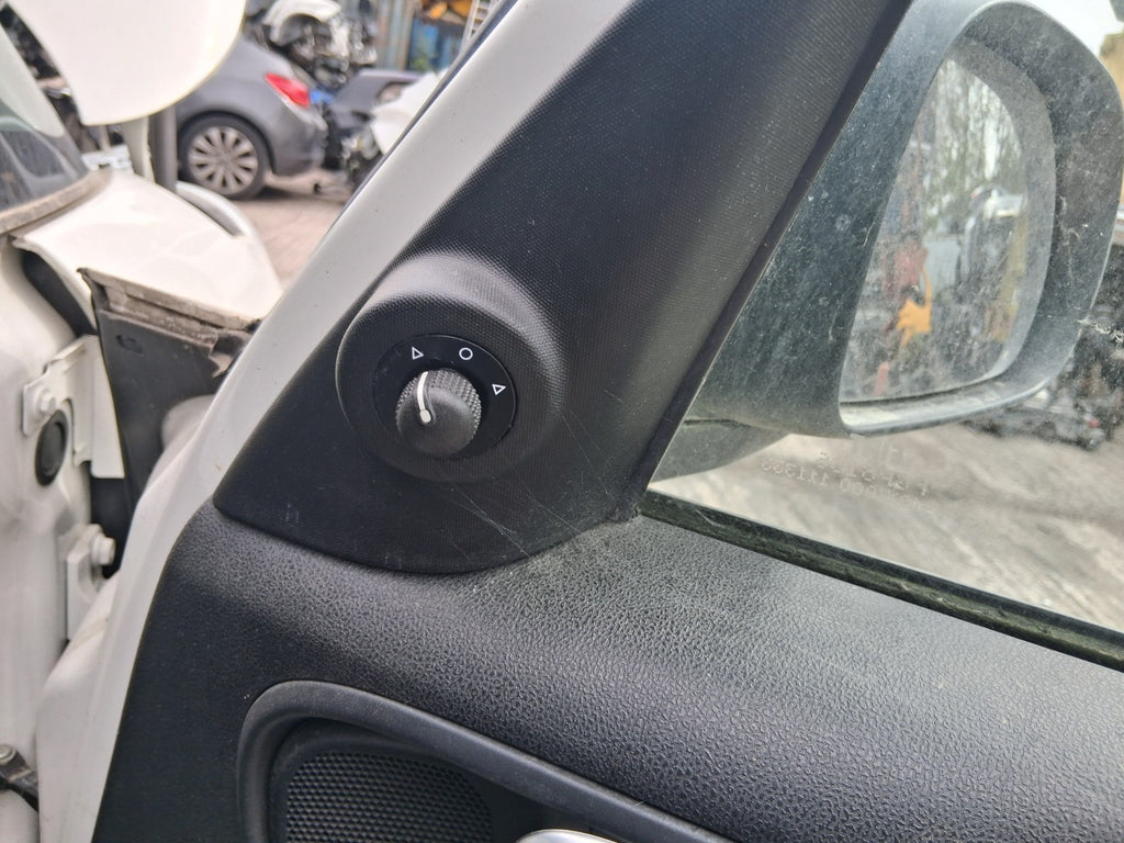 2019 FIAT 500L URBAN HATCH OSF DRIVER SIDE FRONT WING MIRROR CONTROL SWITCH