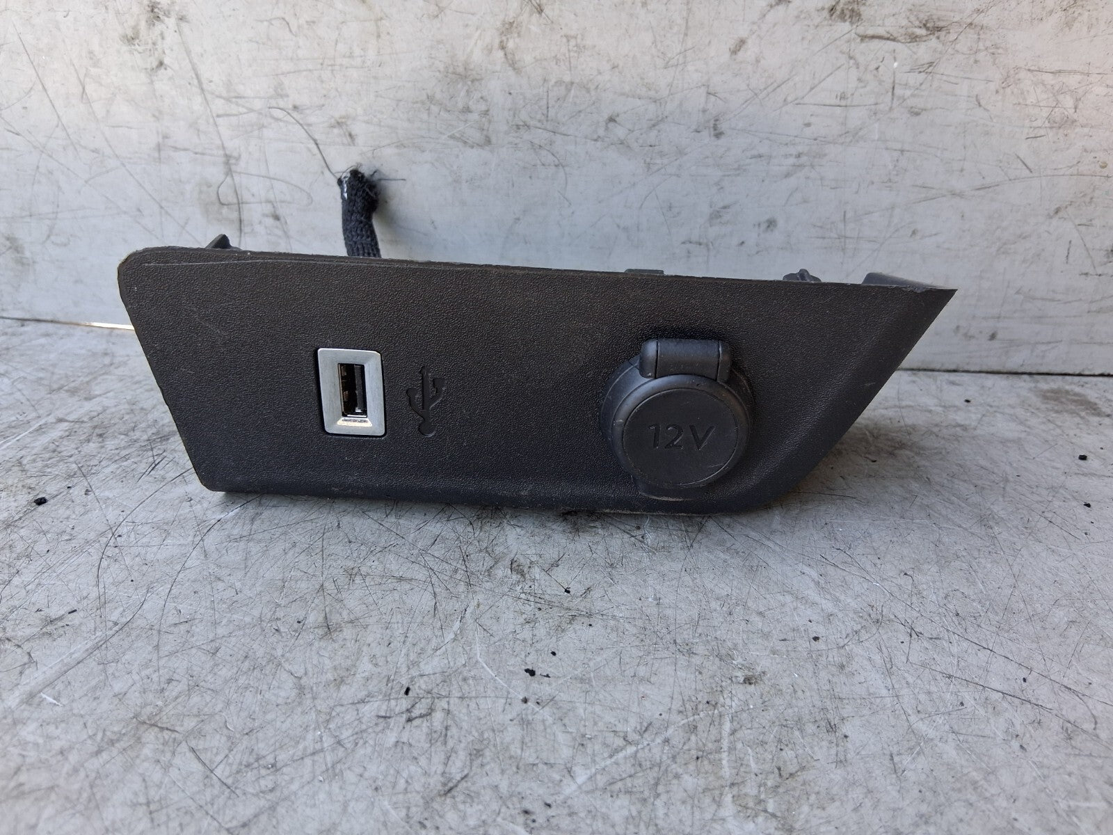 VAUXHALL CORSA F 2021 POWER OUTLET SOCKET TRIM PANEL 9830788680